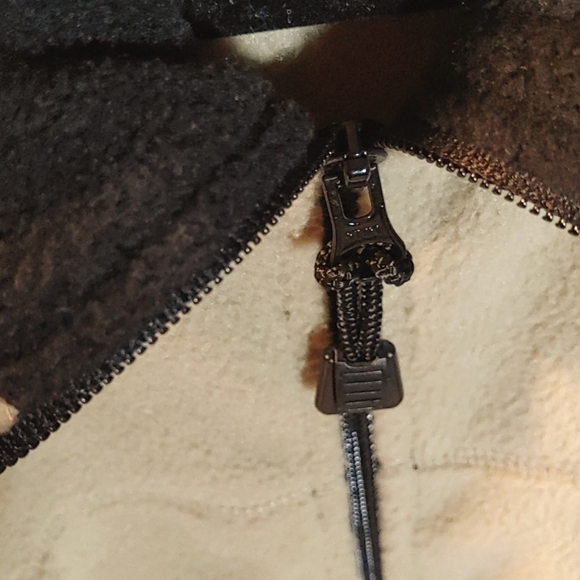 🤔R&R Women's tan and black zip vest - Picture 4 of 6